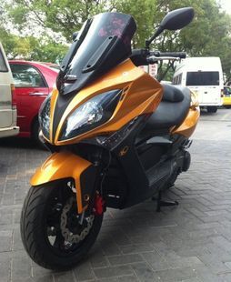  ������ͧ300i